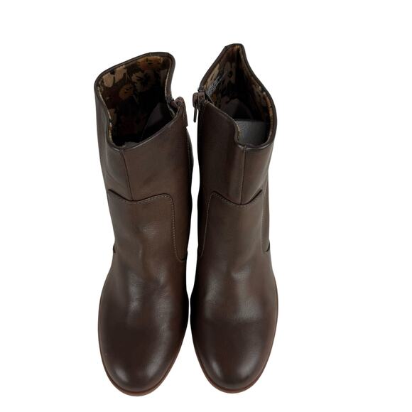 KORKS DESTINY VEGAN LEATHER STACKED HEEL ANKLE BOOTIE IN BROWN NWOB SIZE 9.5M - Picture 3 of 14